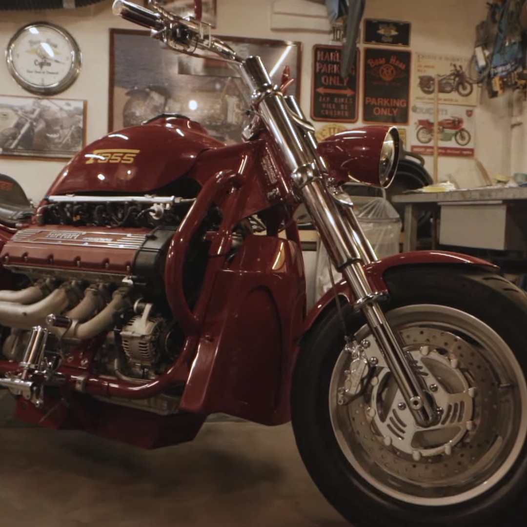 Ferrari F355 motorcycle. - Ligalis Film/YouTube